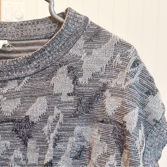 Covet clothing shiny shirt. Size small - Picture 3 of 6